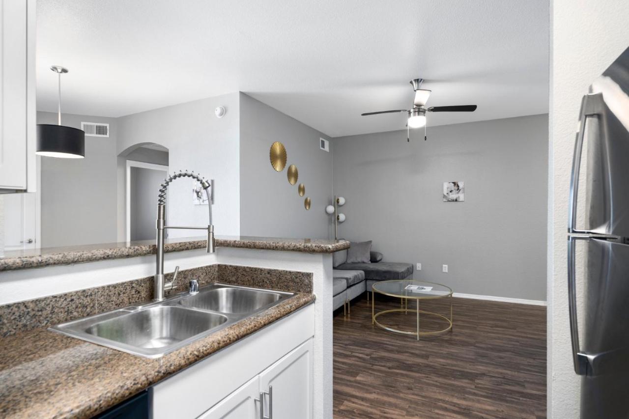 Luxury Mountain View 2Br With Balcony Located In Scottsdale Apartamento Exterior foto